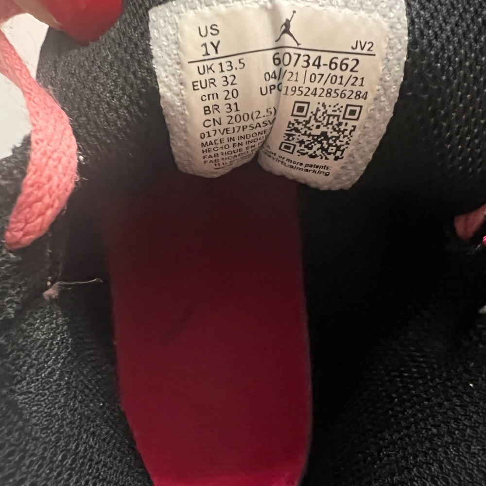 Nike Kids in good condition - Picture 7 of 7